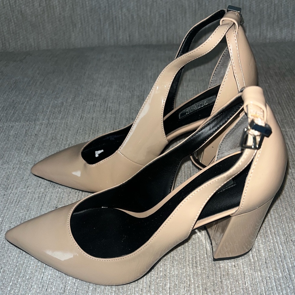 Guess Leather Pumps